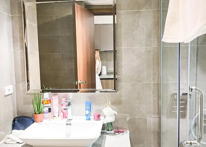 Lovely Penthouse Near Airport, Of Dreams 8pax Apartamento *